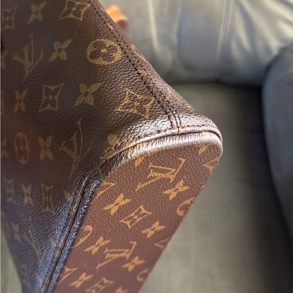 Louis Vuitton monogram mini tote - two interior pockets - Picture 2 of 4